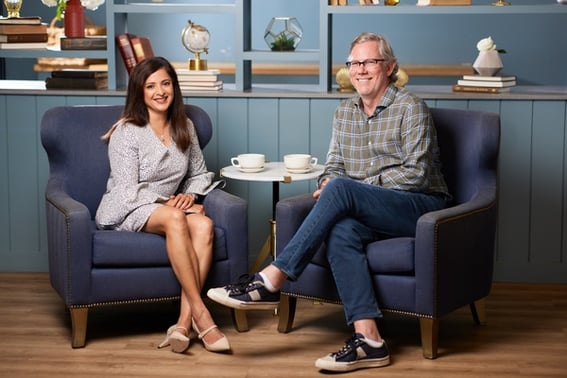 La directora ejecutiva de HubSpot, Yamani Rangan, con el presidente ejecutivo, Brian Halligan